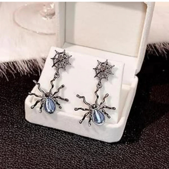 Spiders zirconia earrings NEW - Picture 1 of 6